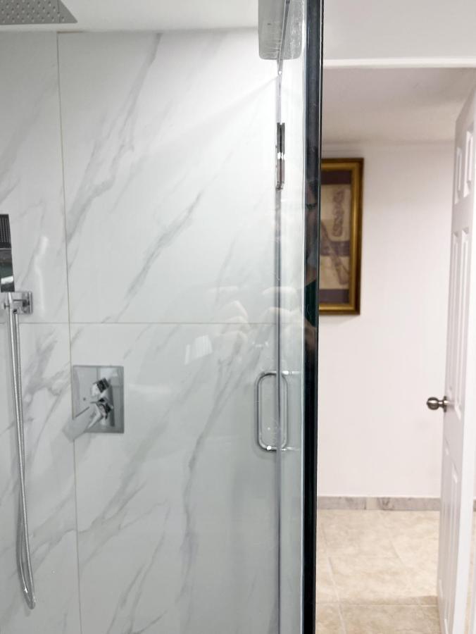 Tidy Private Rooms With Full Kitchen Toronto Exteriér fotografie
